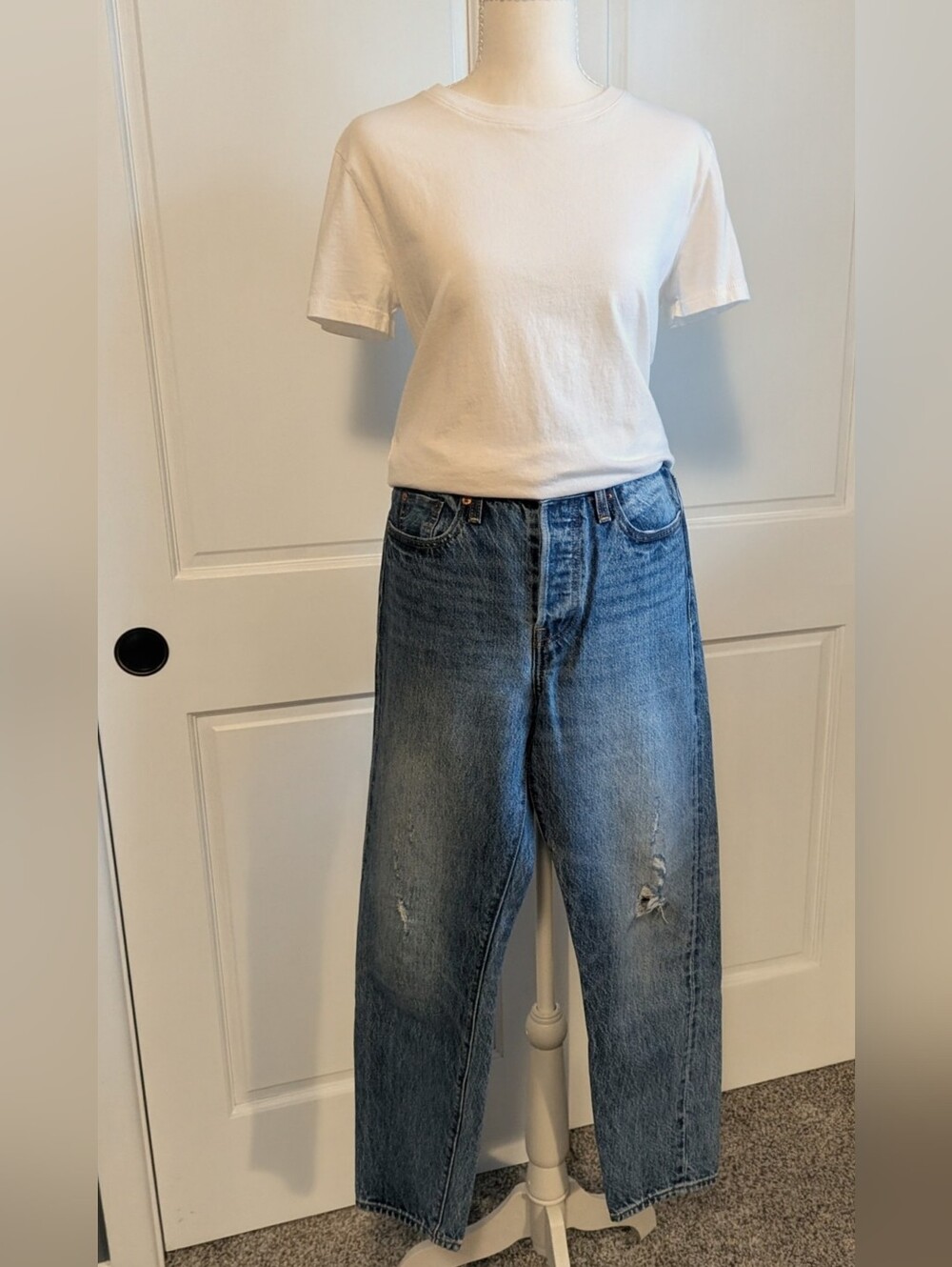 Classic Levi's High-Rise Women's Distressed Jeans - Blue